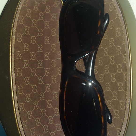 GUCCI SUNGLASSES - Picture 10 of 11